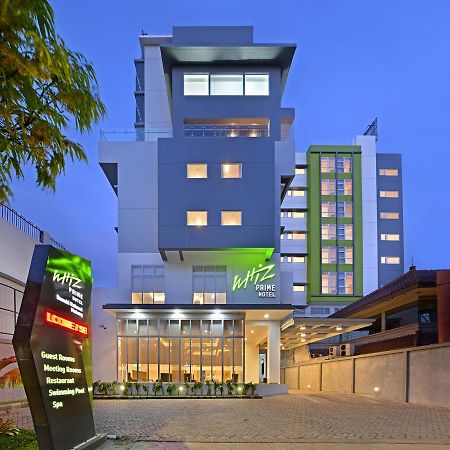 Whiz Prime Hotel Basuki Rahmat Malang Exterior photo