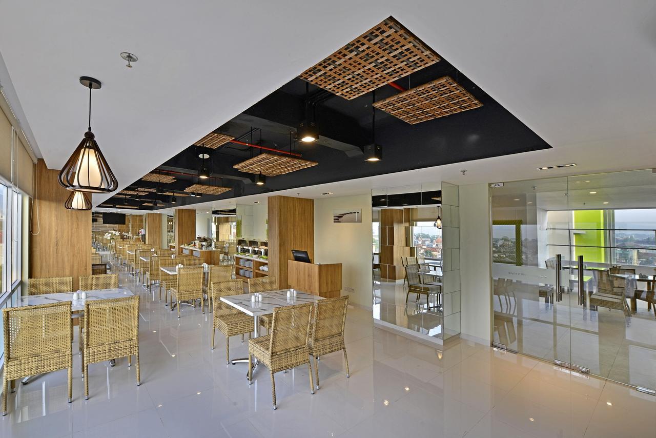 Whiz Prime Hotel Basuki Rahmat Malang Exterior photo